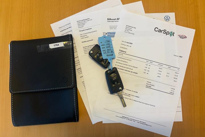 Grå VW Polo fra 2020