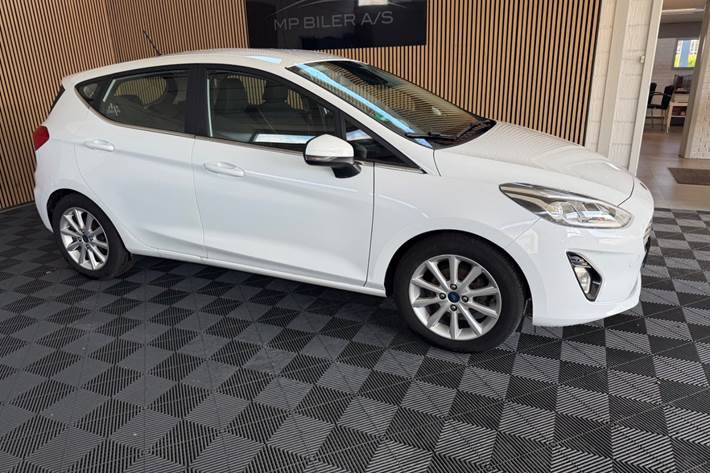 Hvid Ford Fiesta fra 2017