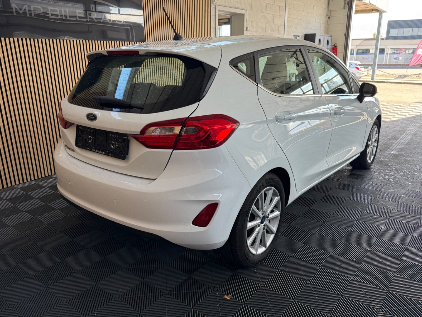 Hvid Ford Fiesta fra 2017
