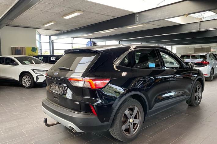 Sort Ford Kuga fra 2021