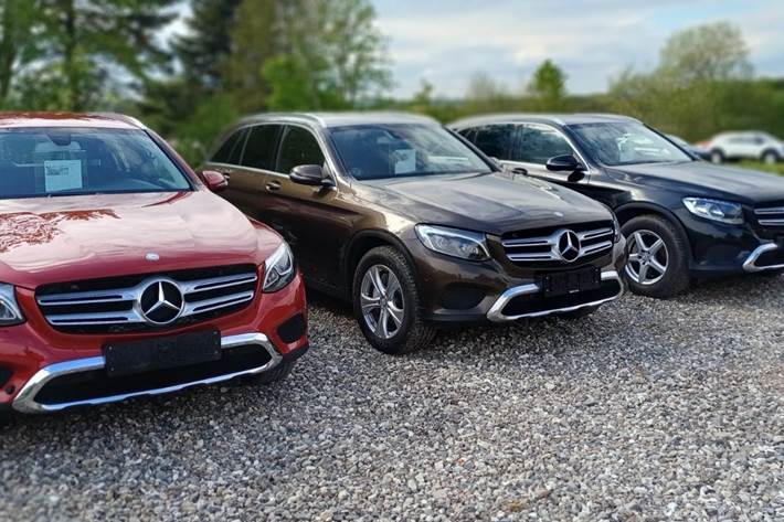 Rød Mercedes GLC220 d fra 2017