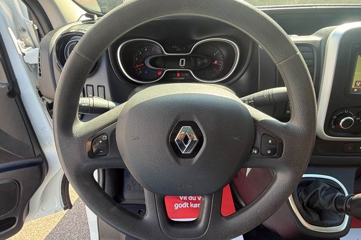 Hvid Renault Trafic T29 fra 2021