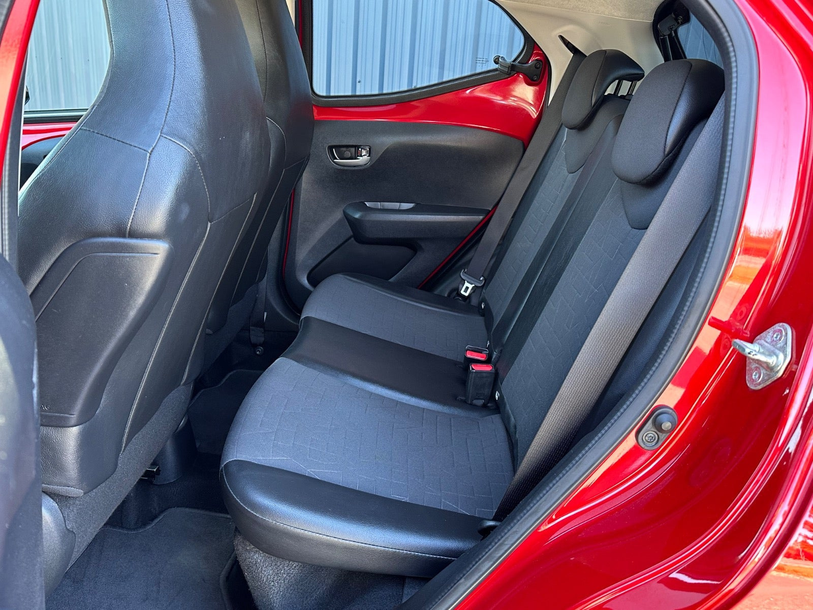 Grå Toyota Aygo fra 2020