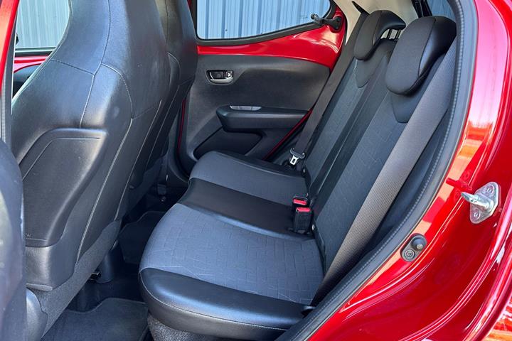 Grå Toyota Aygo fra 2020
