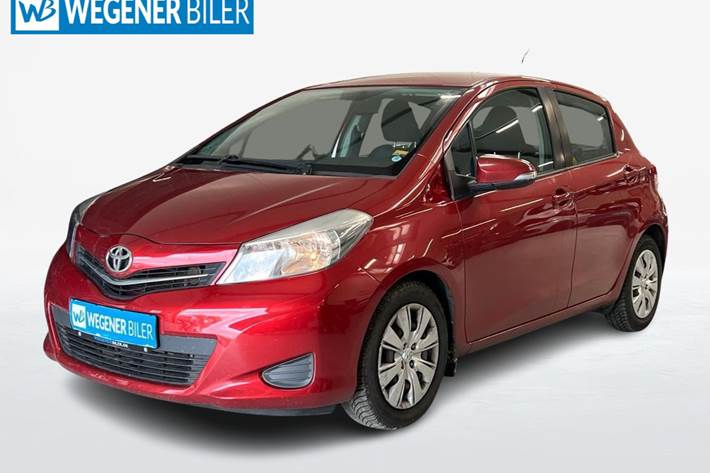 Rød Toyota Yaris fra 2012
