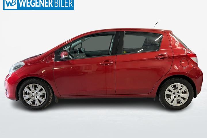 Rød Toyota Yaris fra 2012