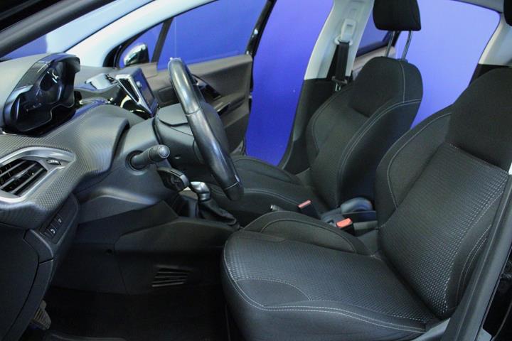 Sort Peugeot 208 fra 2019