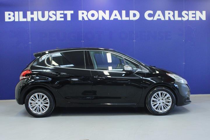 Sort Peugeot 208 fra 2019