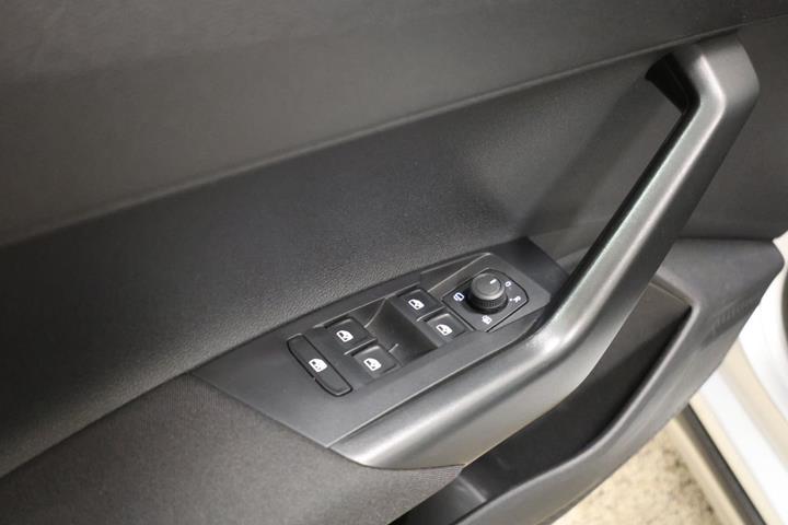 Sølv VW Taigo fra 2022