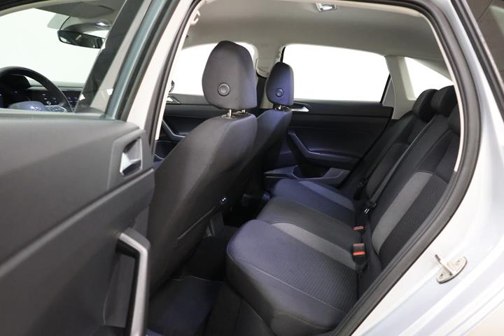Sølv VW Taigo fra 2022