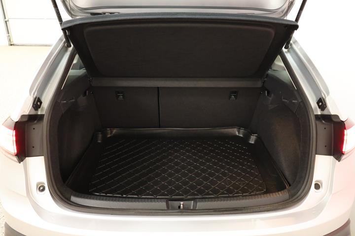 Sølv VW Taigo fra 2022