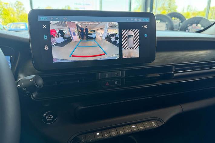 Grå Jeep Avenger fra 2024