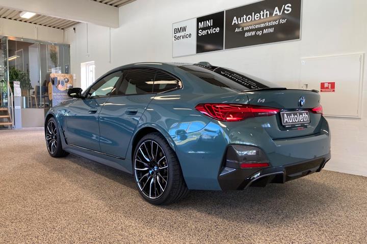 Grøn BMW i4 fra 2025