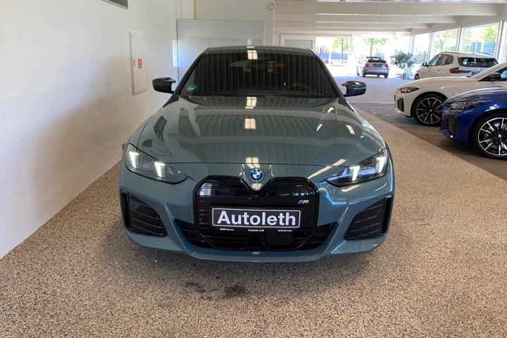 Grøn BMW i4 fra 2025