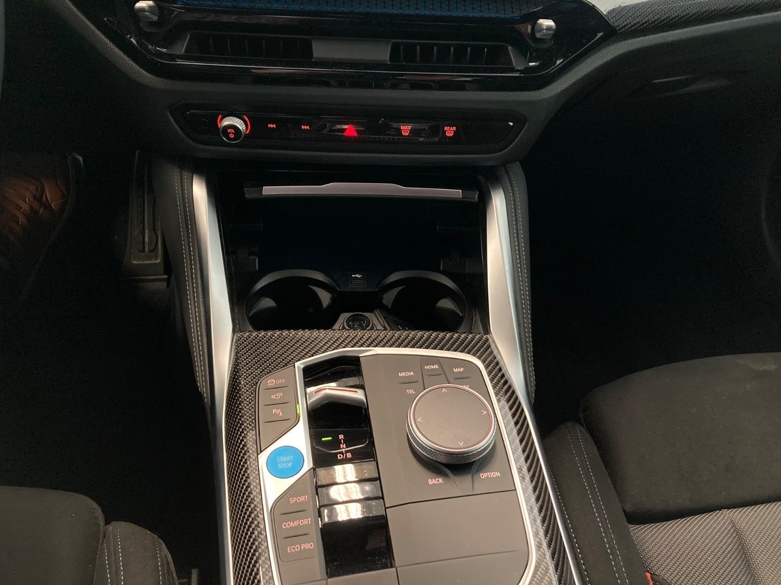 Grøn BMW i4 fra 2025