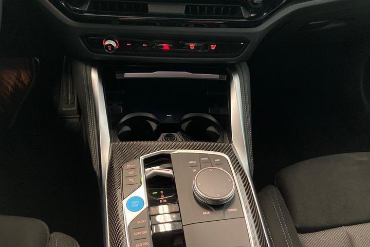 Grøn BMW i4 fra 2025