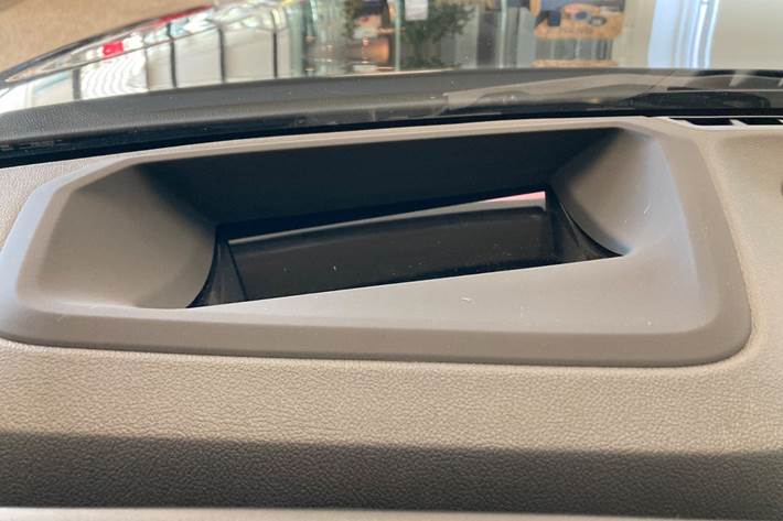 Grøn BMW i4 fra 2025