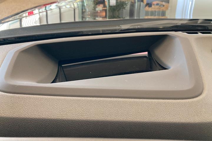 Grøn BMW i4 fra 2025