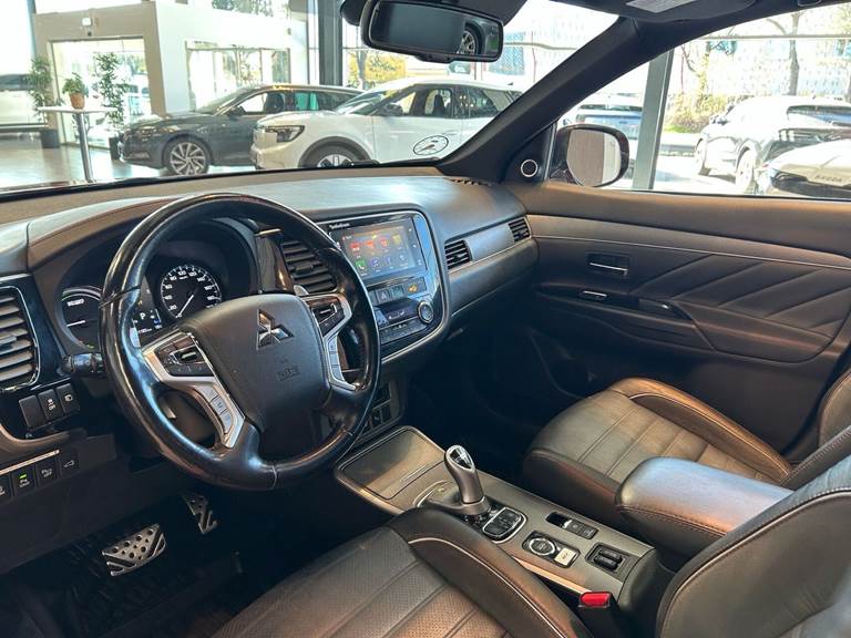Mitsubishi Outlander 2,0 PHEV Instyle CVT 4WD