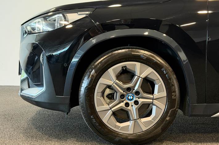 Sort BMW iX1 fra 2024