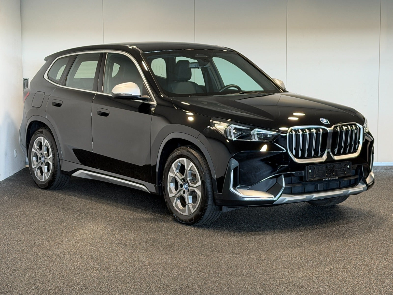 Sort BMW iX1 fra 2024