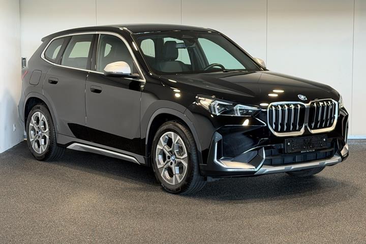 Sort BMW iX1 fra 2024