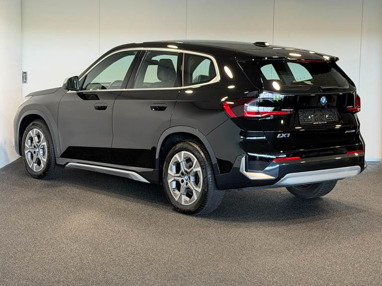 BMW iX1 xDrive30 X-Line
