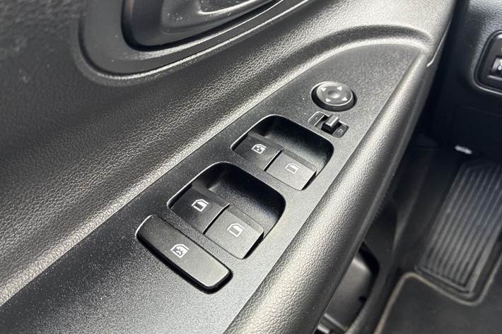 Grå Hyundai i20 fra 2022
