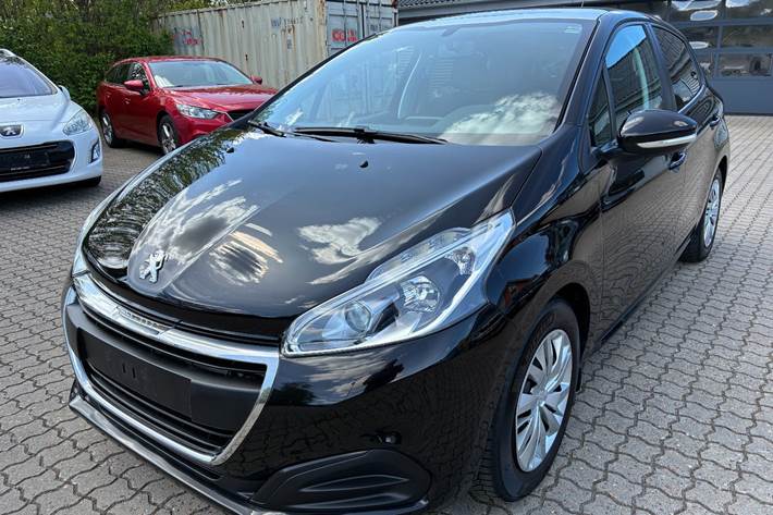 Sort Peugeot 208 fra 2016