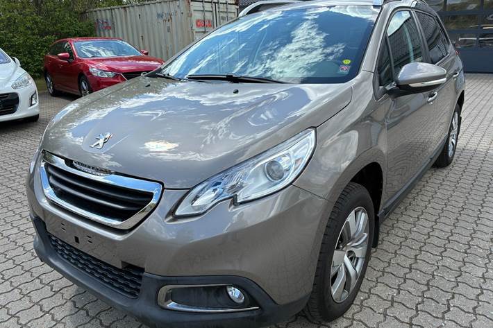 Brun Peugeot 2008 fra 2015 set udefra