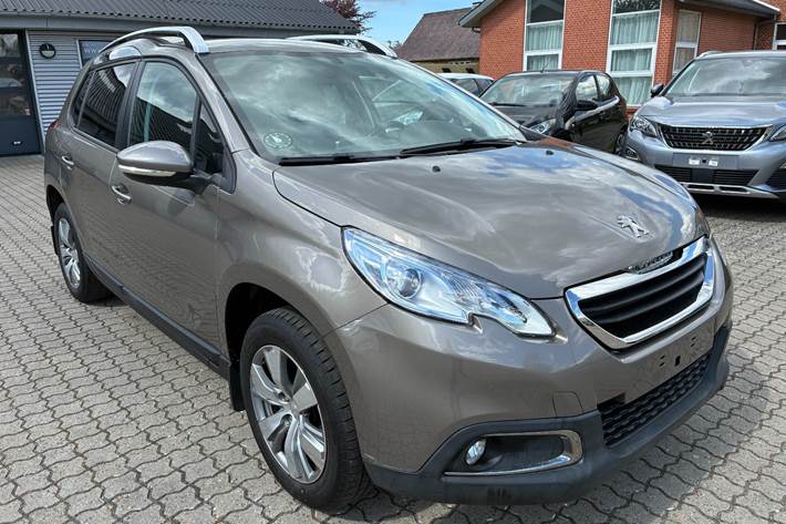 Brun Peugeot 2008 fra 2015