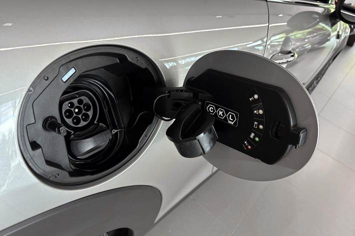 Sølv Mini Cooper SE fra 2023