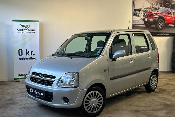 undefined Opel Agila fra 2003 set udefra