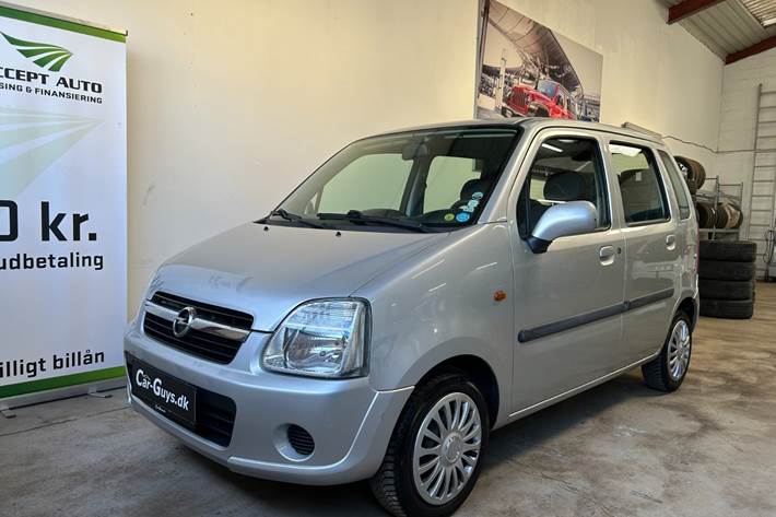 undefined Opel Agila fra 2003 set udefra