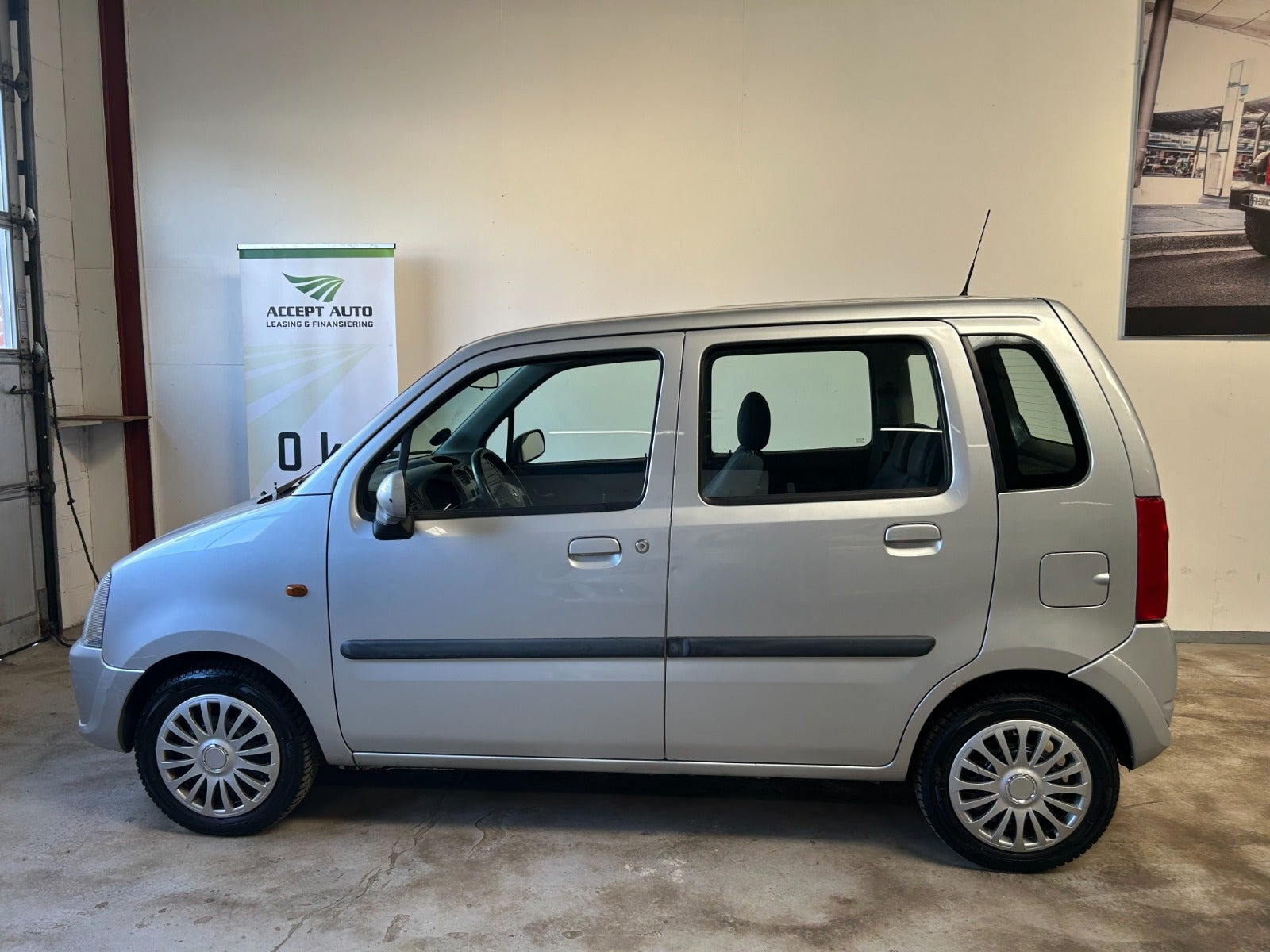undefined Opel Agila fra 2003 set udefra
