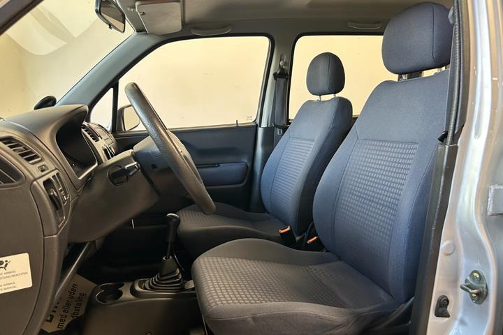 undefined Opel Agila fra 2003 set indefra