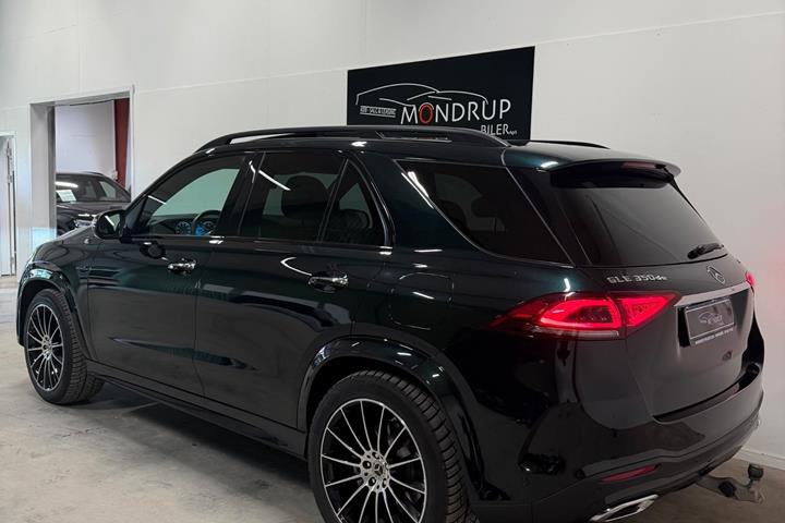 Grøn Mercedes GLE350 de fra 2022