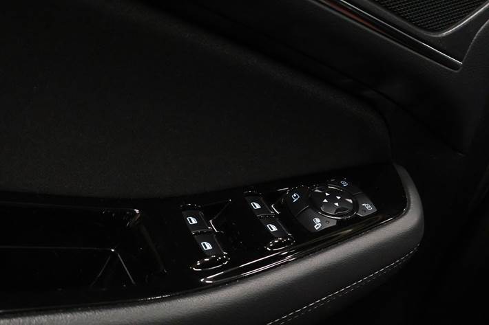 Grå Ford S-MAX fra 2019
