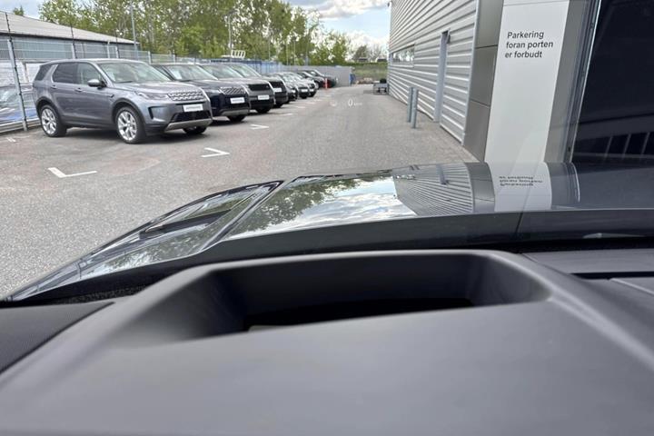 Blå Land Rover Range Rover sport fra 2024