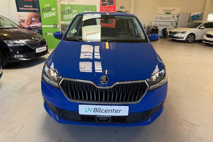 Blå Skoda Fabia fra 2019