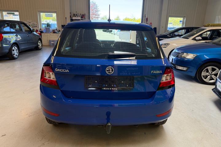 Blå Skoda Fabia fra 2019