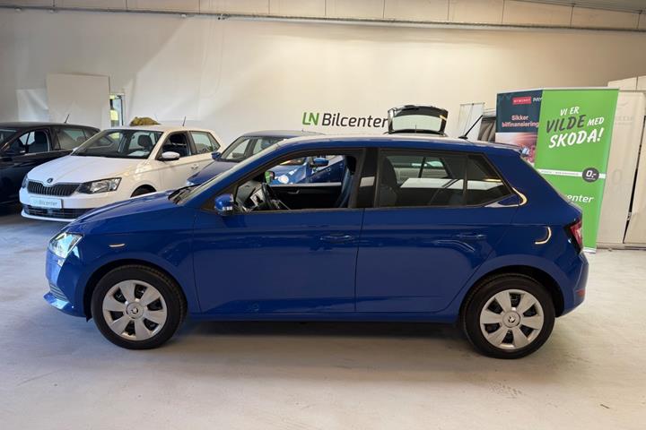 Blå Skoda Fabia fra 2019