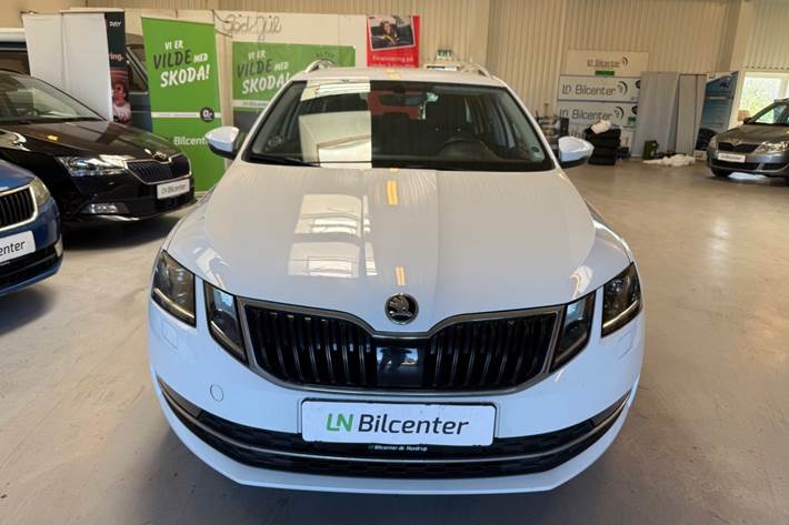Hvid Skoda Octavia fra 2018