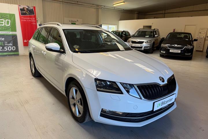 Hvid Skoda Octavia fra 2018