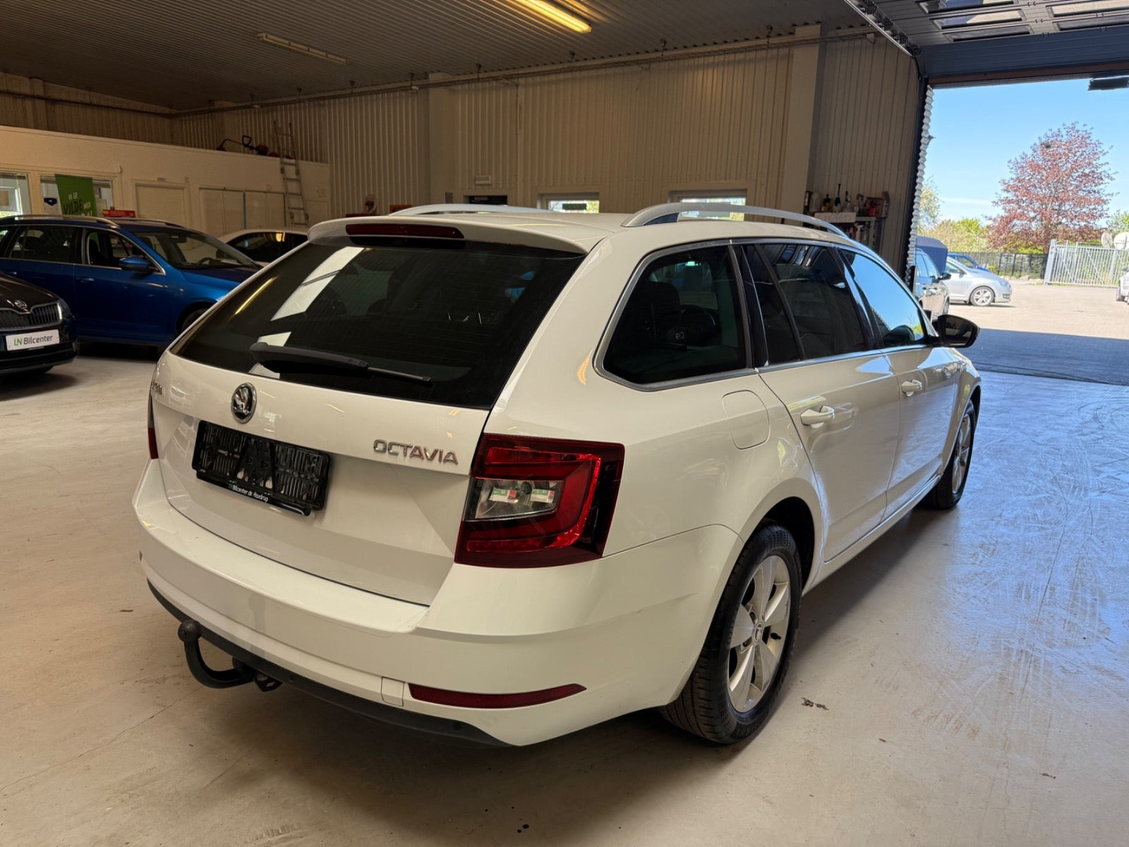 Hvid Skoda Octavia fra 2018