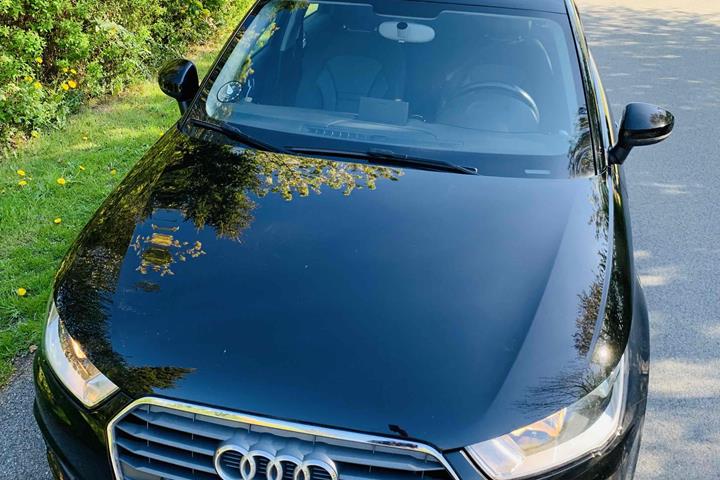 Sort Audi A1 fra 2018