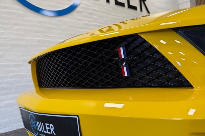 Gul Ford Mustang fra 2006