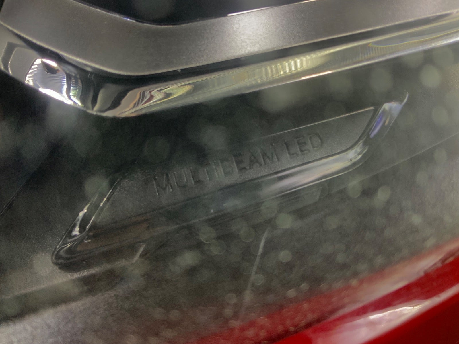 Rød Mercedes A200 fra 2018