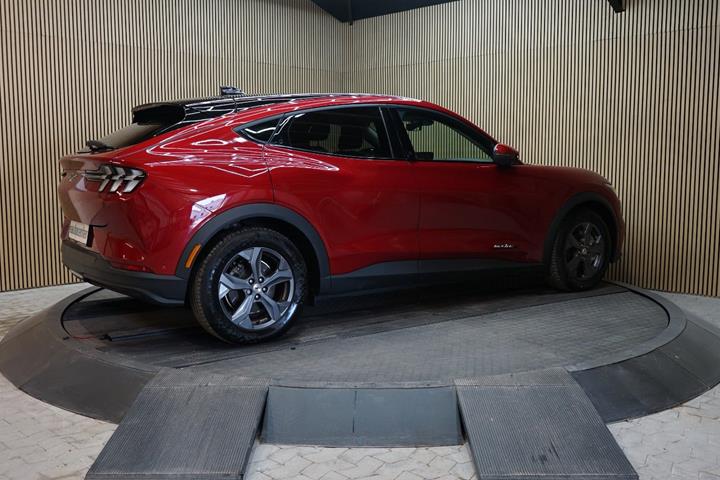 Grå Ford Mustang Mach-E fra 2022