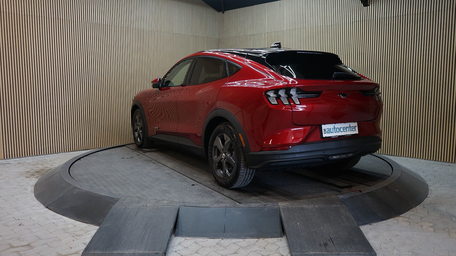 Grå Ford Mustang Mach-E fra 2022